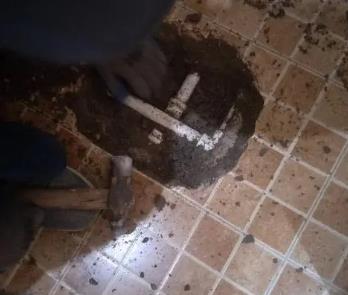 东川卫生间漏水维修公司为您分享下卫生间渗水如何处理及注意事项